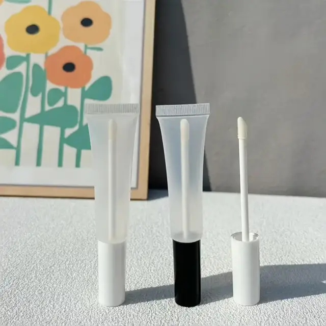 Lip Packaging Bottles view 2
